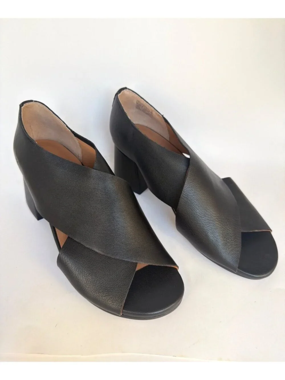 Gentle Souls Yvette Sandals Black Leather Chunky Heel Women Size 9.5